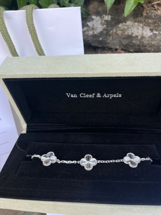 Van Cleef and Arpels pulseira