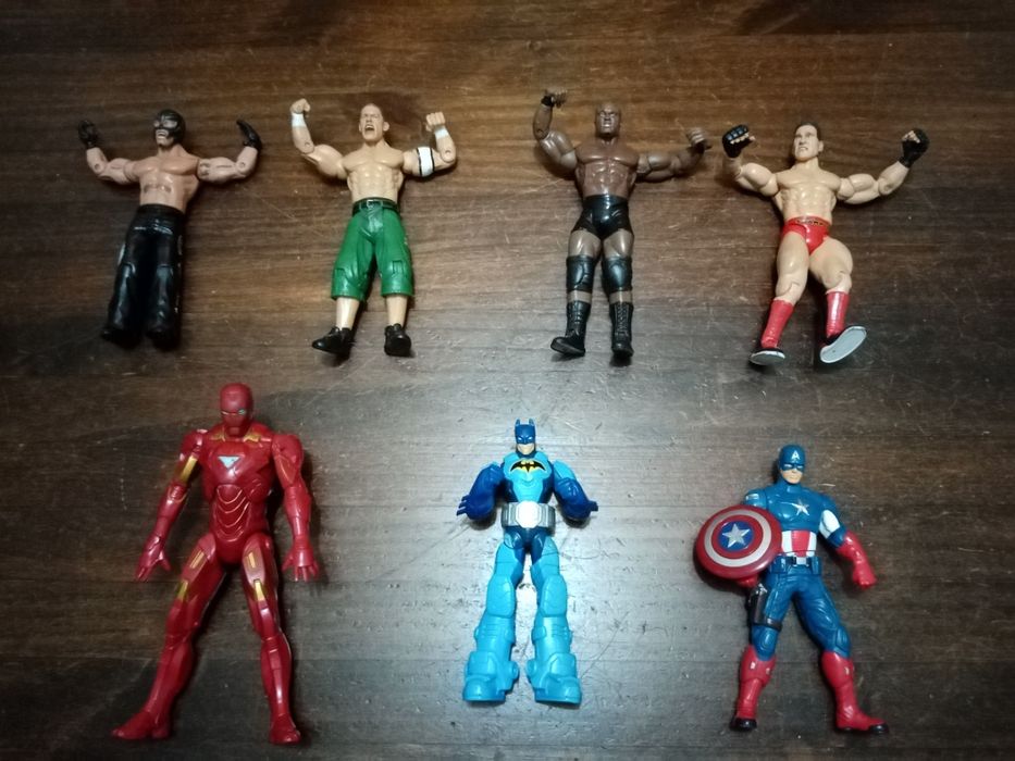 Figuras WWE e Diversos