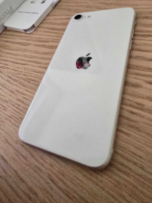 Smartfon APPLE iPhone SE 2022 64GB