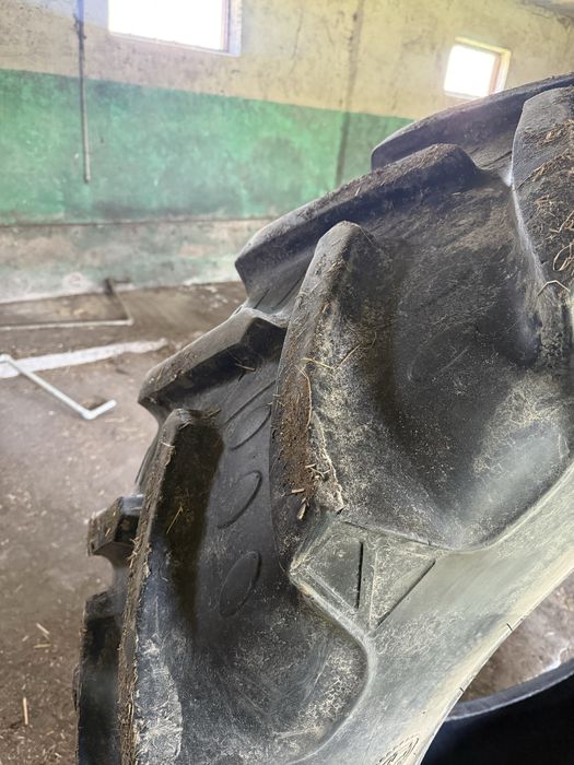 Opona BKT 520x70 r38