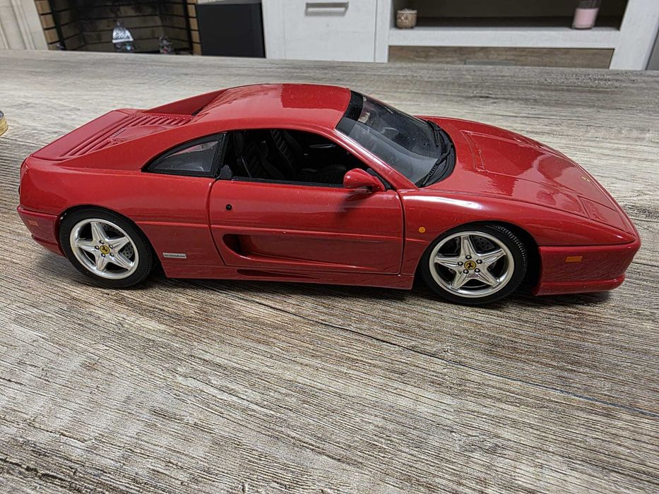 Ferrari F355 1:18 HOT WHEELS