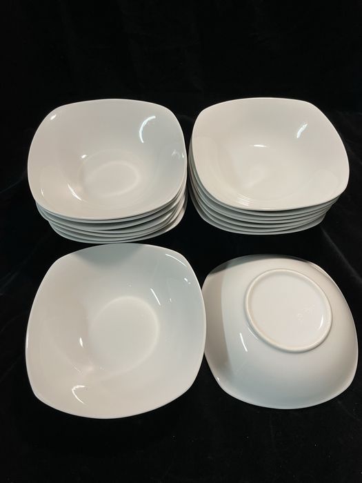 Lote 16 pratos Quadrados Kasa