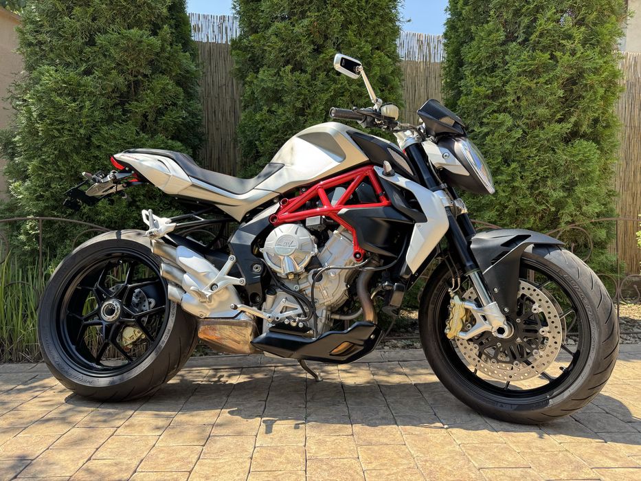 Тільки пригнаний MV Aqusta Brutale 800 2013 рік