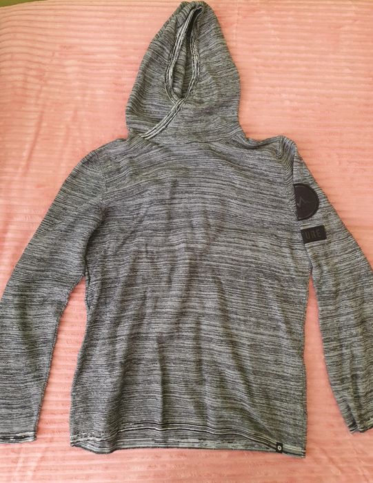 Szara  bluza z kapturem