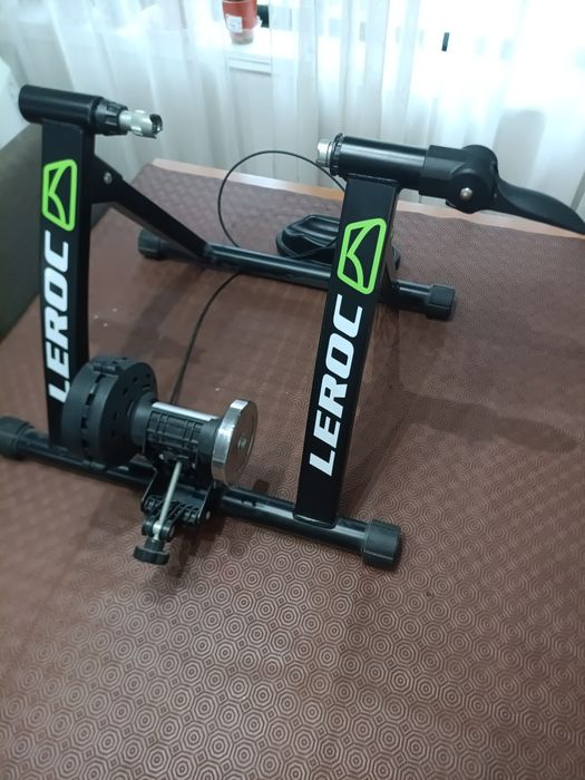 Rolo de treino magnético para bicicleta LEROC