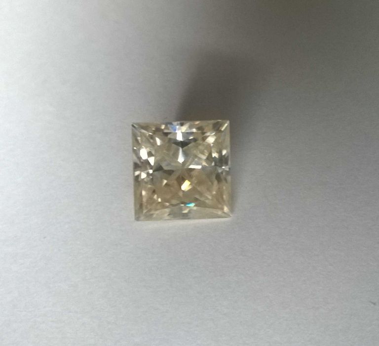 7.2 Ct  Moissanit  10.8 mm  kwadrat   J-K na pieścionek