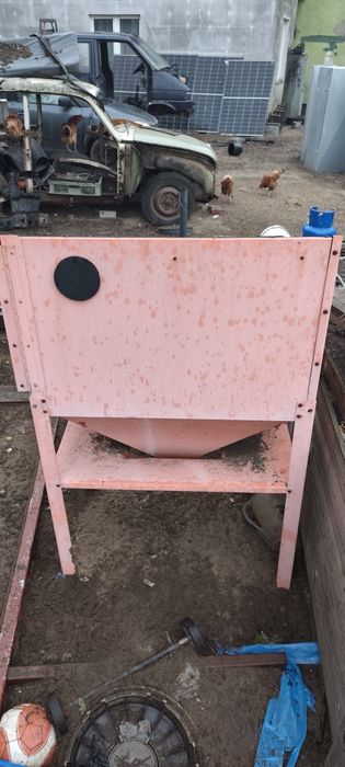 Piaskarka kabinowa 250 L