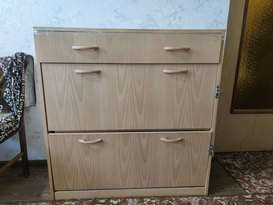 Продам тумбу для обуви.