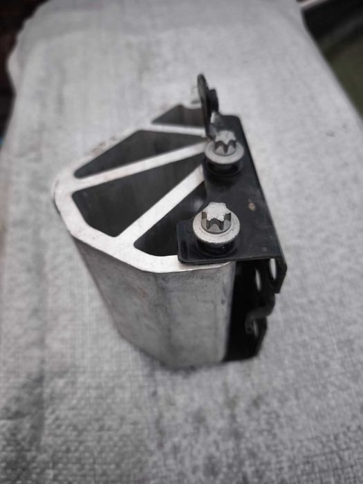 Відбійник лонжерона з кронштейном Mercedes w117 CLA c117 13-19