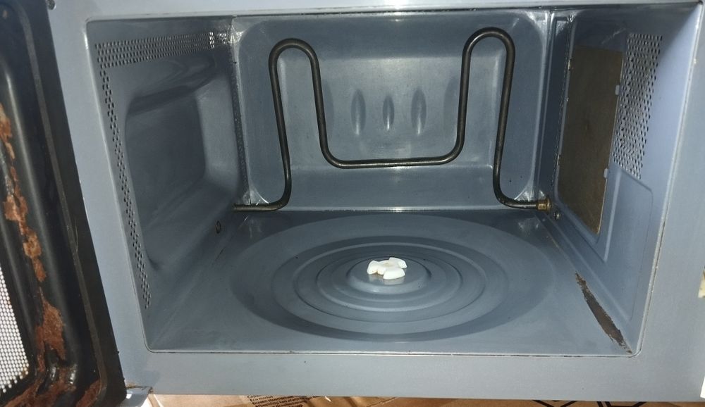 Мікрохвильова піч  Miccromaxx