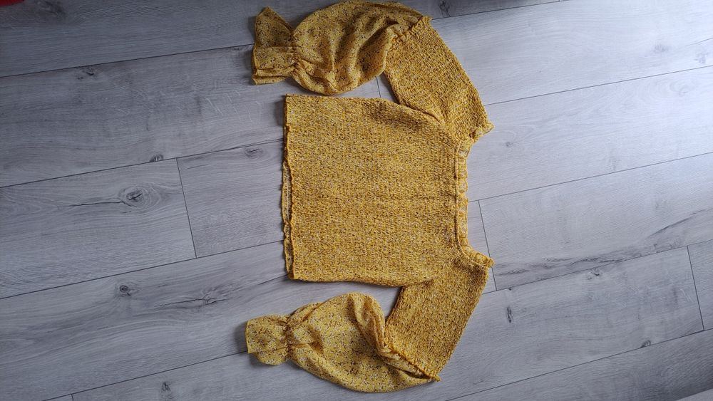 Missguided Damski top w kwiaty z odkrytymi ramionami L