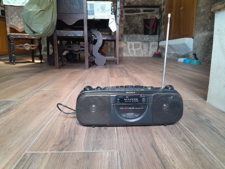 Rádio antigo Sony