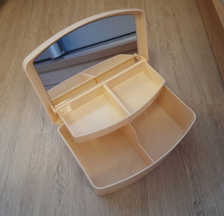 Органайзер для косметики із дзеркалом