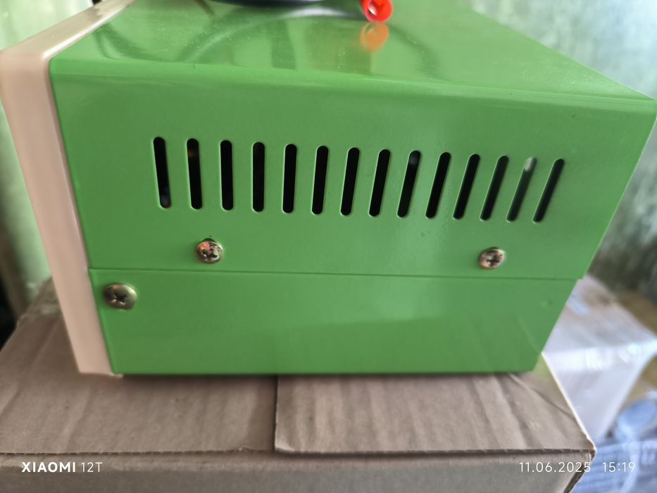 Продам зарядное устройство ARMER ARM-LC10B