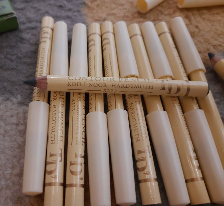 KOH-I-NOOR карандаши для контурного рисования.