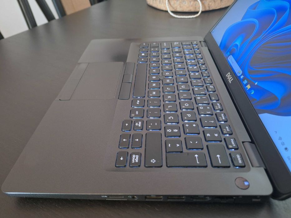Dell Linha Pro 14" IPS FHD i5 a 4.1MHZd Com SSD rapidíssimo.