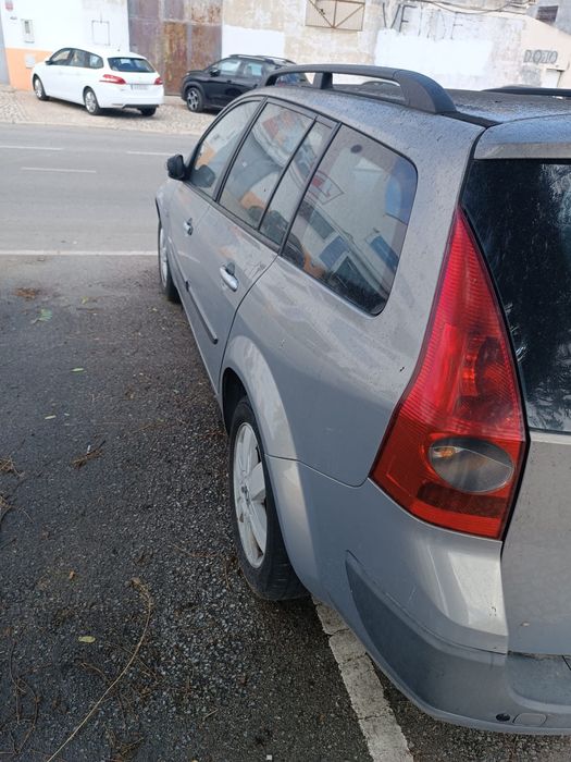 Renault Megane 1.9 dCi 2004 - PARA PEÇAS OU REPARAR