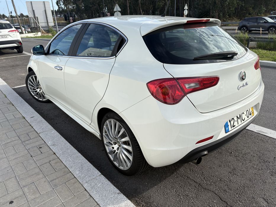 Giulietta 1.6 JTD (revisão feita / IUC pago)