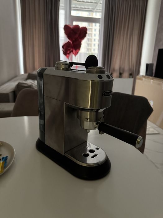 Кавоварка ріжкова Delonghi EC 685.M
