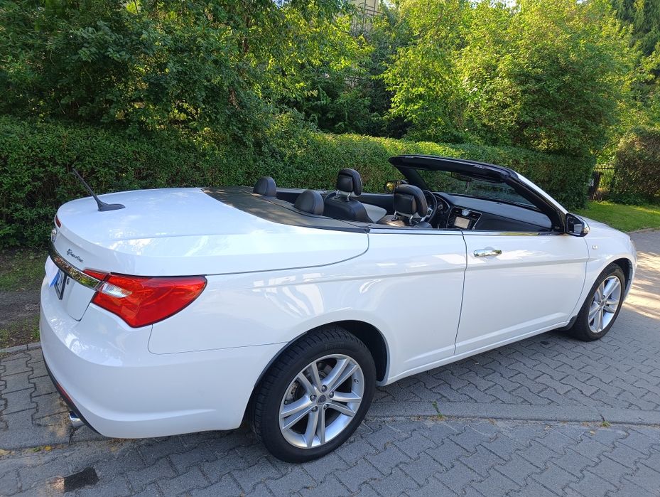 Lancia flavia cabrio (chrysler 200)