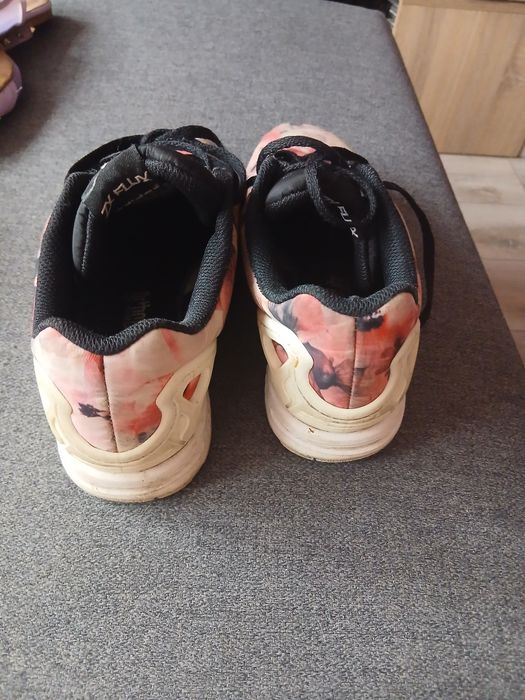 Buty sportowe firmy adidas