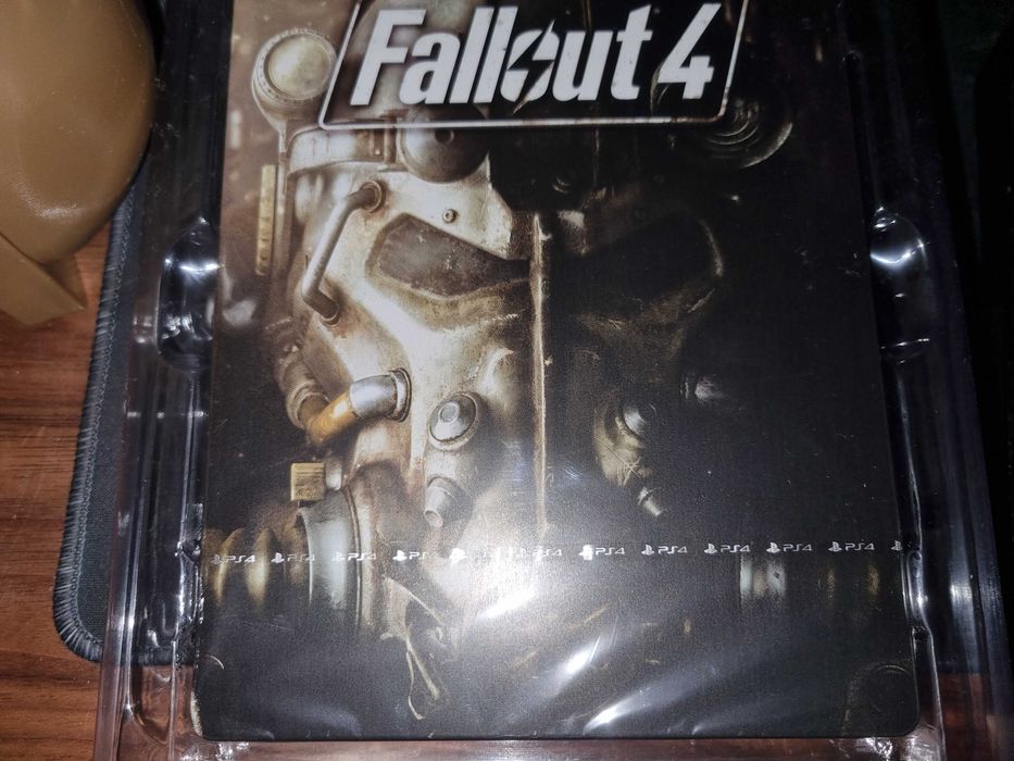 Fallout 4 collector's edition pip boy PS4 Novo com o jogo ainda SELADO