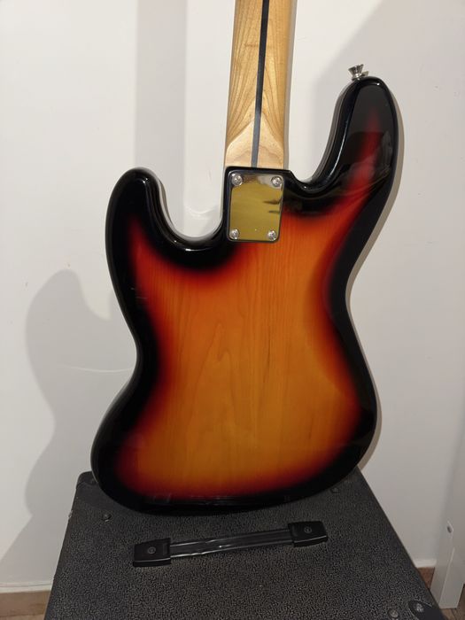Harley Benton (Baixo + amplificador) Ler Desc.