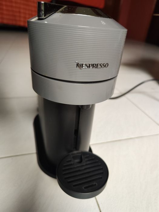 Vendo máquina de café Nespresso Vertuo Next