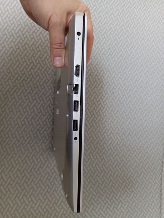 Ноутбук Dell Inspiron 3585 В хорошому стані. Акумулятор тримає до 3х г