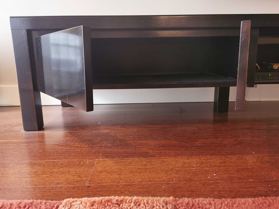 Móvel TV com vidro de proteção