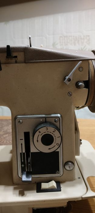 Maszyna do szycia Łucznik Predom 451