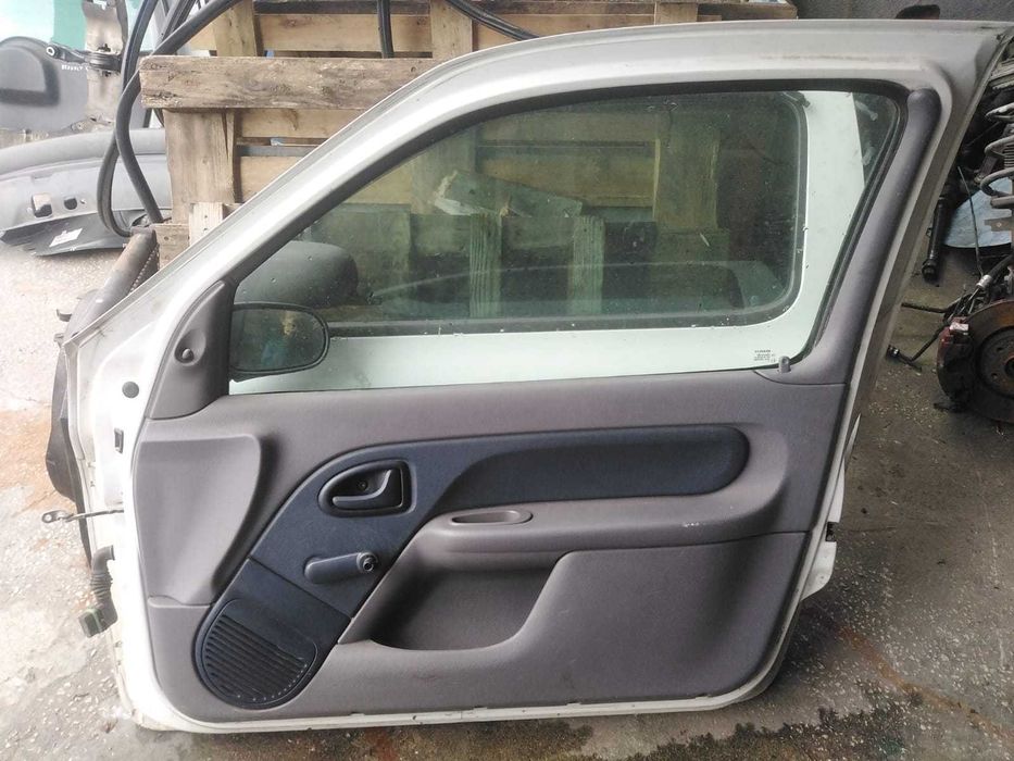 Porta Frente Direita Renault Clio II Fase I 1.9D