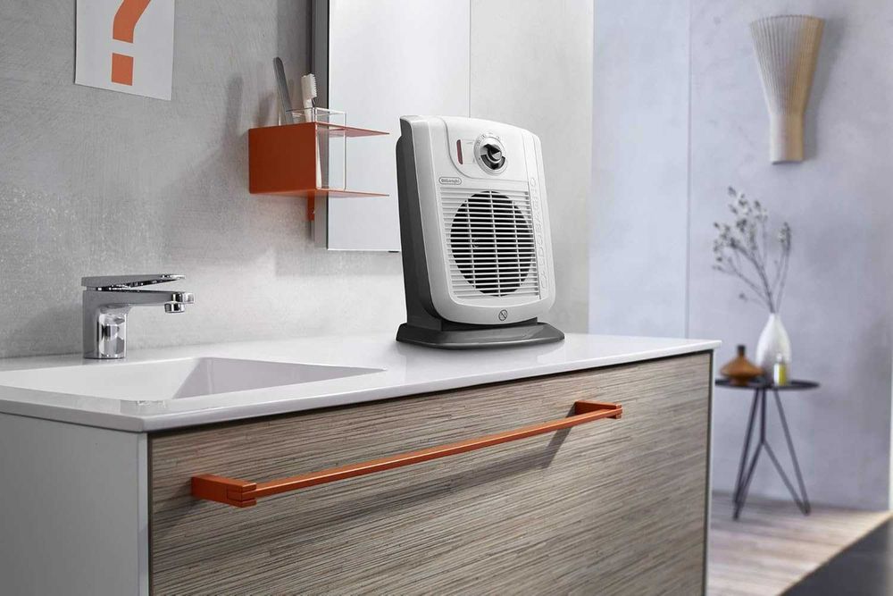 Тепловентилятор термовентилятор дуйка De'Longhi HBC 3030 Caldobagno