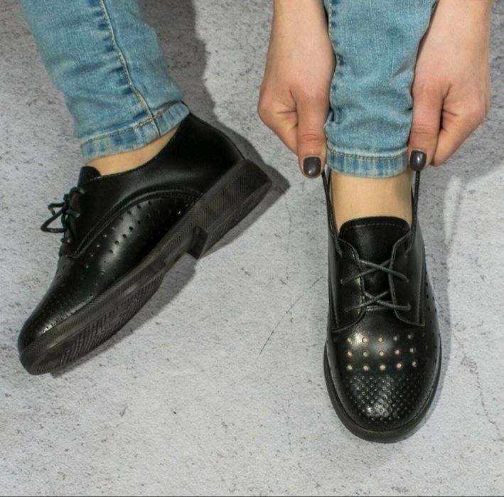 Туфли женские на низком каблуке