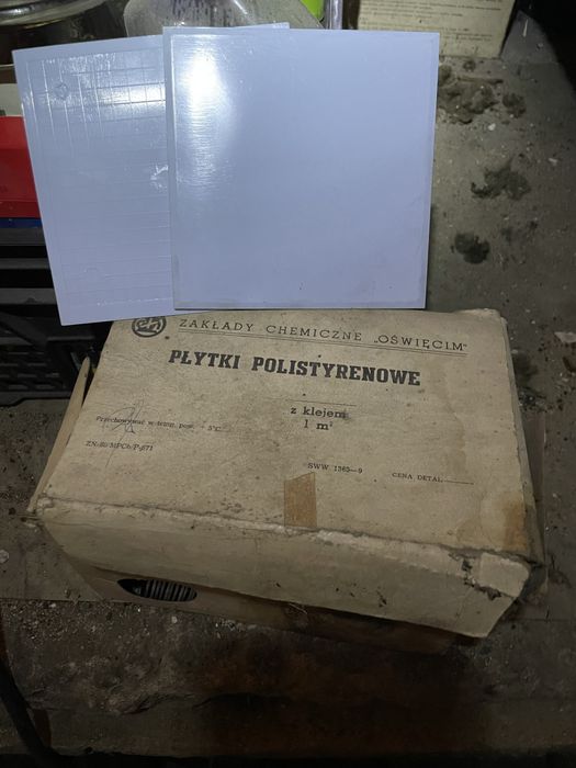 Płytki polistyrenowe z PRL