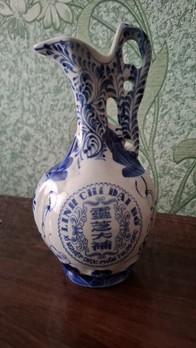 Продам Китайський кувшин(фарфор)
