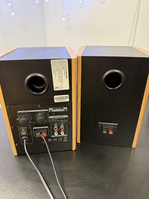 Акустична система 2.0 Microlab B73 та система 2.1 Greenwave SA-335