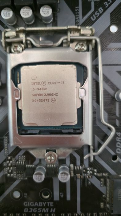 Motherboard Gigabyte B365M + Intel Core i5-9400F