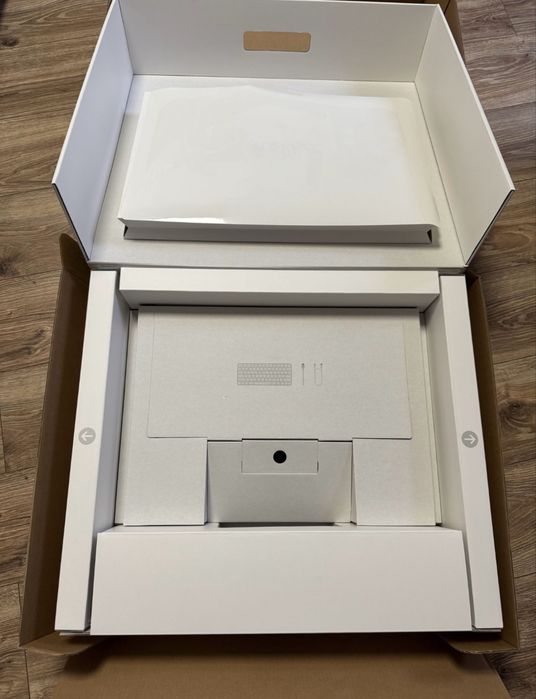 APPLE iMac 24 4K RAM 256 GB Srebrny