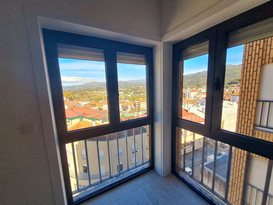 Apartamento T3 centro, renovado e garagem fechada