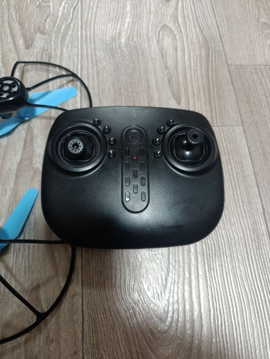 Дитячий дрон, читайте опис