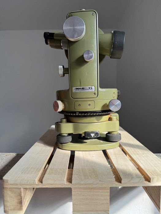 Instrumento de levantamento topográfico teodolito Wild T2 + Nível NAK1