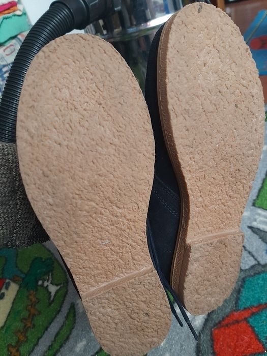 Sapatos em camurça