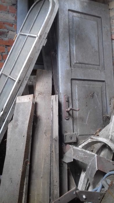 Двери окна б/у деревянные