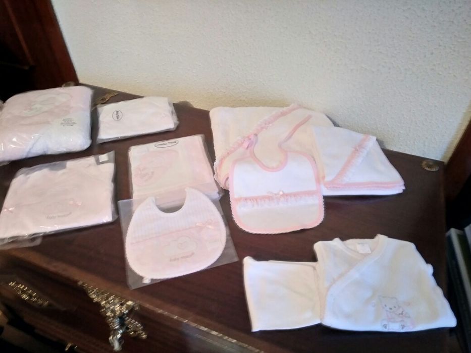Carapins, babetes, fraldas novas
