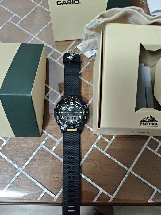 Продам мужские часы Casio Pro Trek PRT-B50-1ER