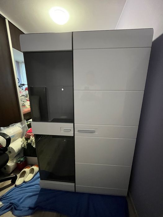 Szafka witryna podświetlana