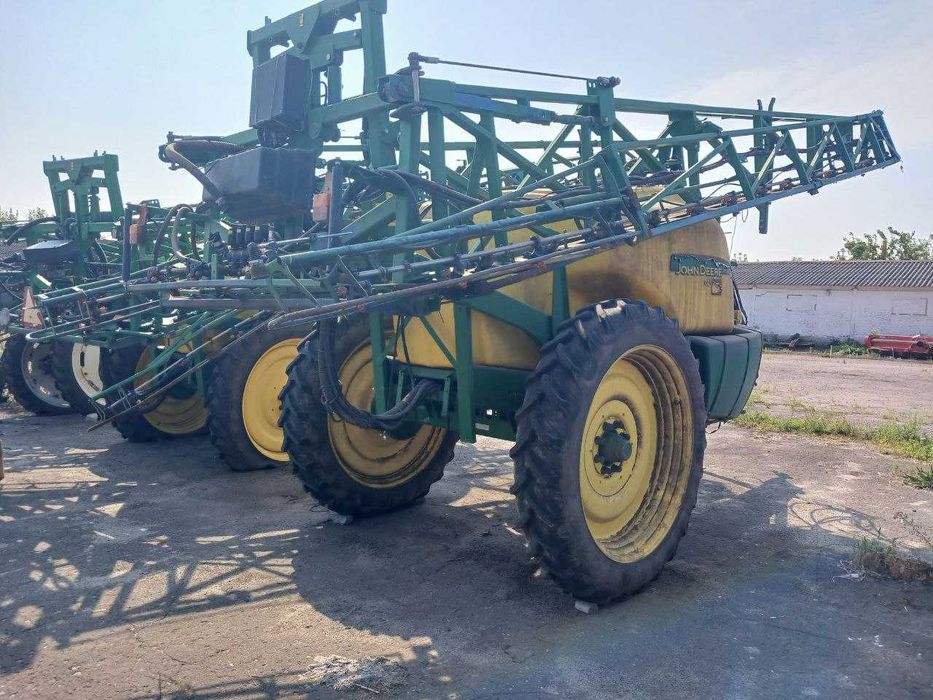 Обприскувач John Deere 740