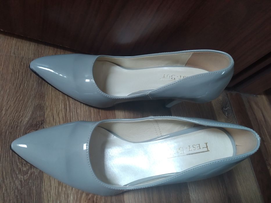 Pantofle Lakierowane Szare r.37