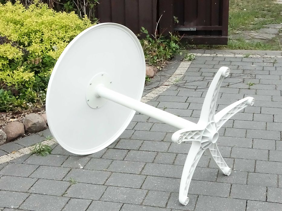 Biały Stolik Ogrodowy / Kawiarniany – Stabilny, Okrągły 70cm